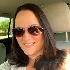 Meet your Posher, Lindsey